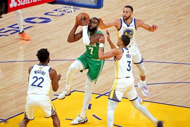 哈利33+15步行者力克热火 华子低迷狼队负绿军