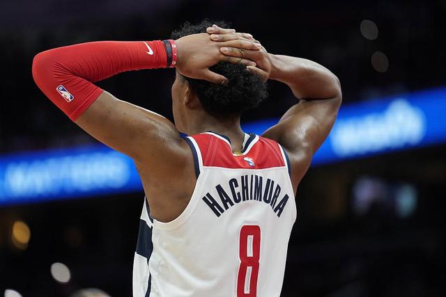 哈登狂砍40分快船力克雄鹿 太阳送奇才13连败