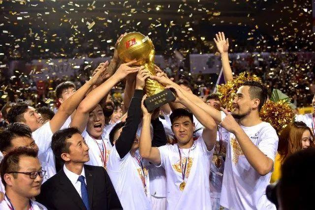 英超夺冠赔率:阿森纳连胜优势却缩小 曼城紧逼