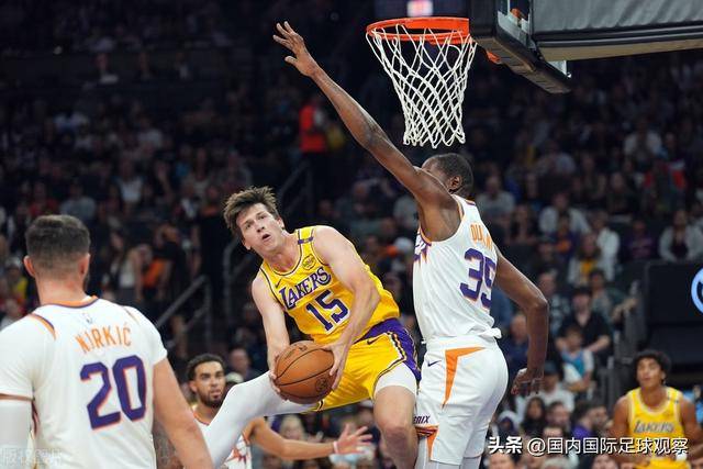 NBA年度最佳阵容：库里詹姆斯三阵 杜兰特二阵